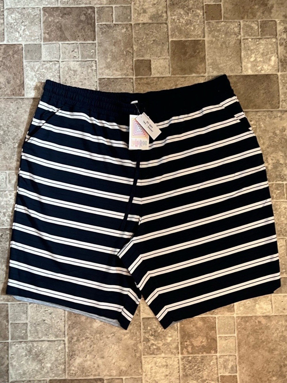 NWT 3X LuLaRoe Jamie Navy and White Striped Women’s Shorts